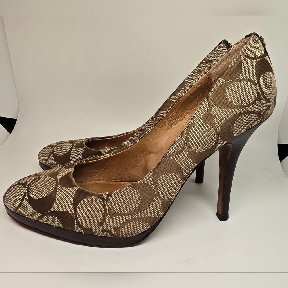 Coach Signature Tan and Brown Heels 7